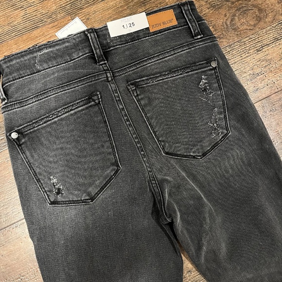 Judy Blue Mid Rise - Picture 2 of 6